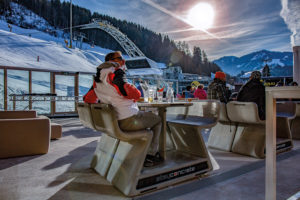 Heated Benches in der Hohenhaus Tenne / Schladming