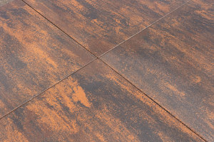 Bodenplatte aus Beton Linearis Rouille